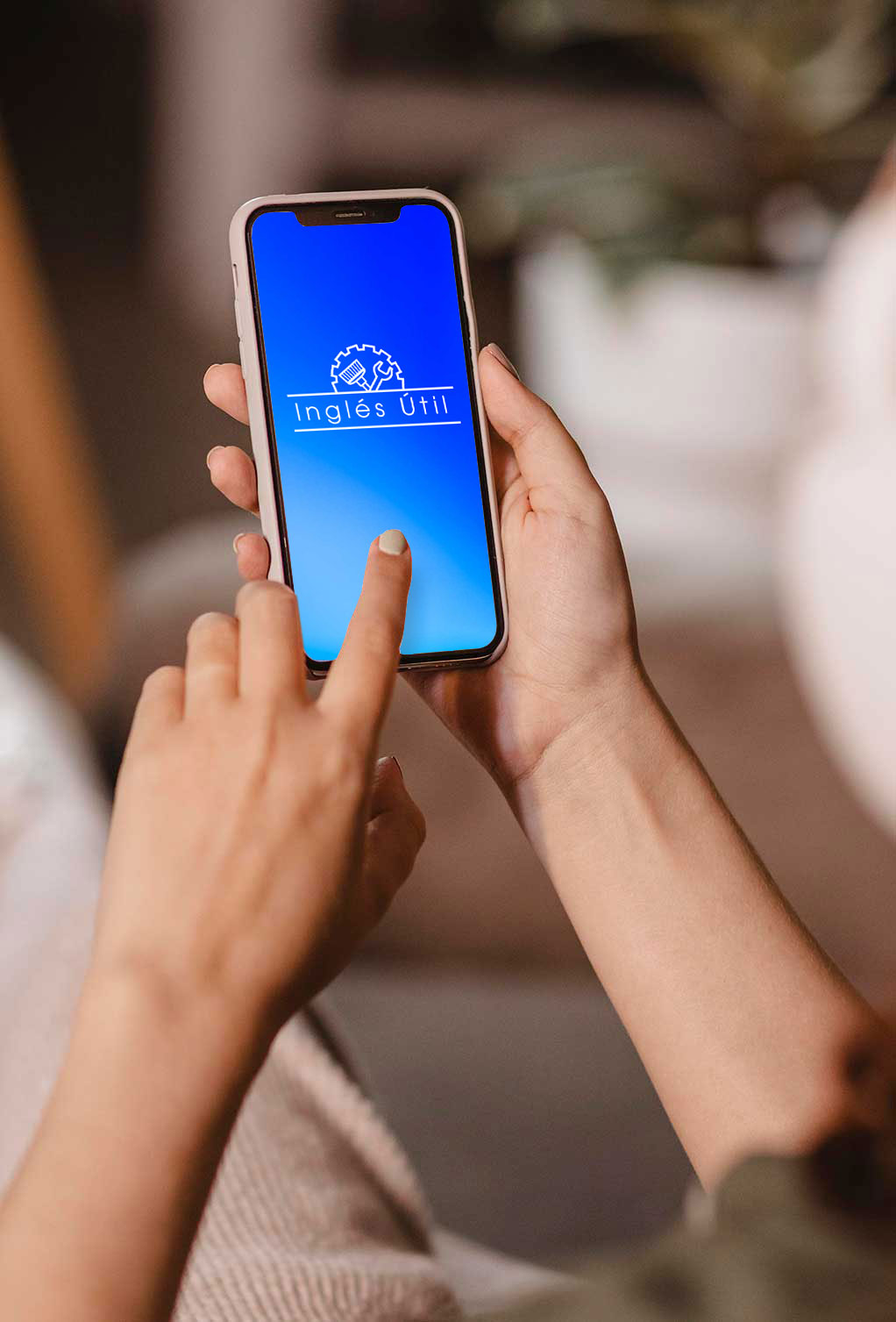 woman-using-martphone3